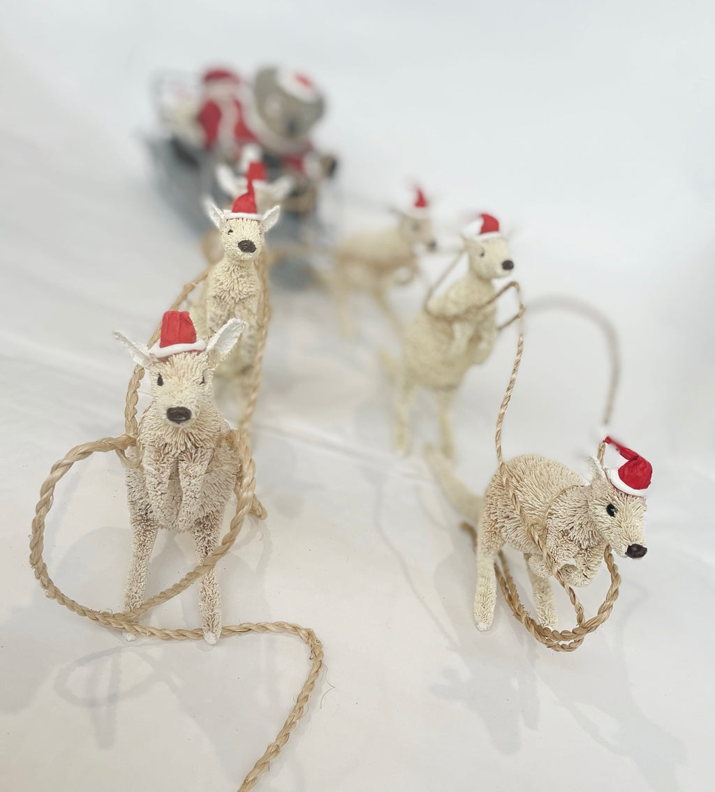 10-piece australian christmas scene with kangaroo and koala