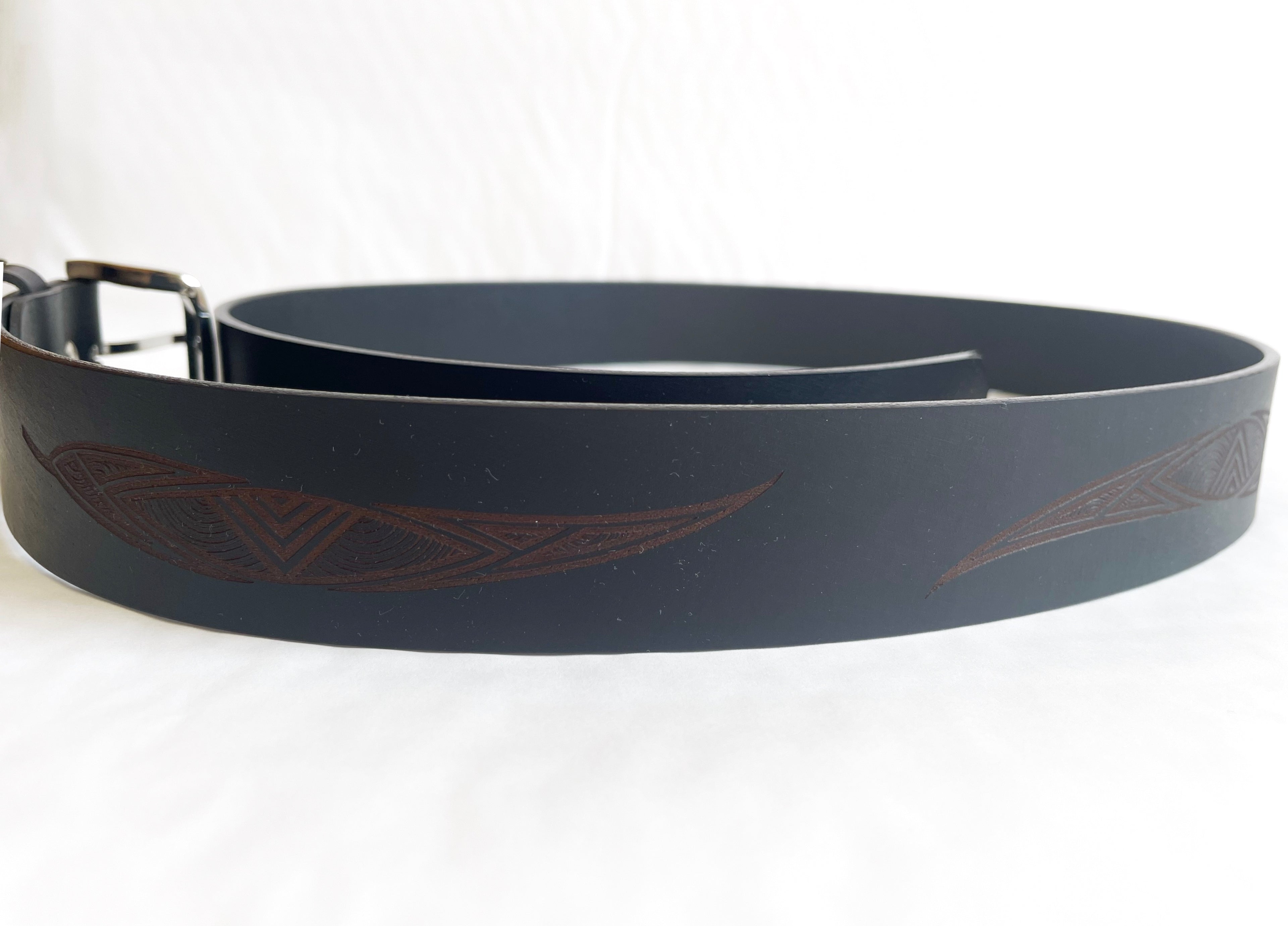 MENS BELT - 100% LEATHER - BLACK - LARGE, 40-42" - MADE IN AUSTRALIA - ABORIGINAL ART - GUM LEAVES - AUSTRALIA, INDIGENOUS, SOUVENIR, GIFT