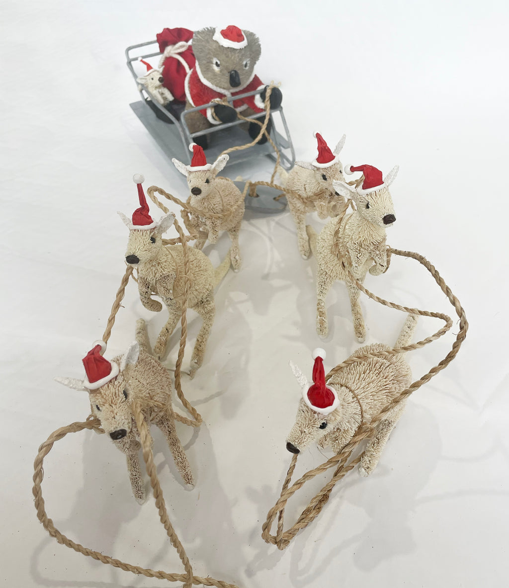CHRISTMAS SCENE - 10 PIECE SET - AUSTRALIA ANIMALS - KANGAROO, KOALA, SANTA, SLEIGH - AUSTRALIA, SOUVENIR, GIFT, XMAS