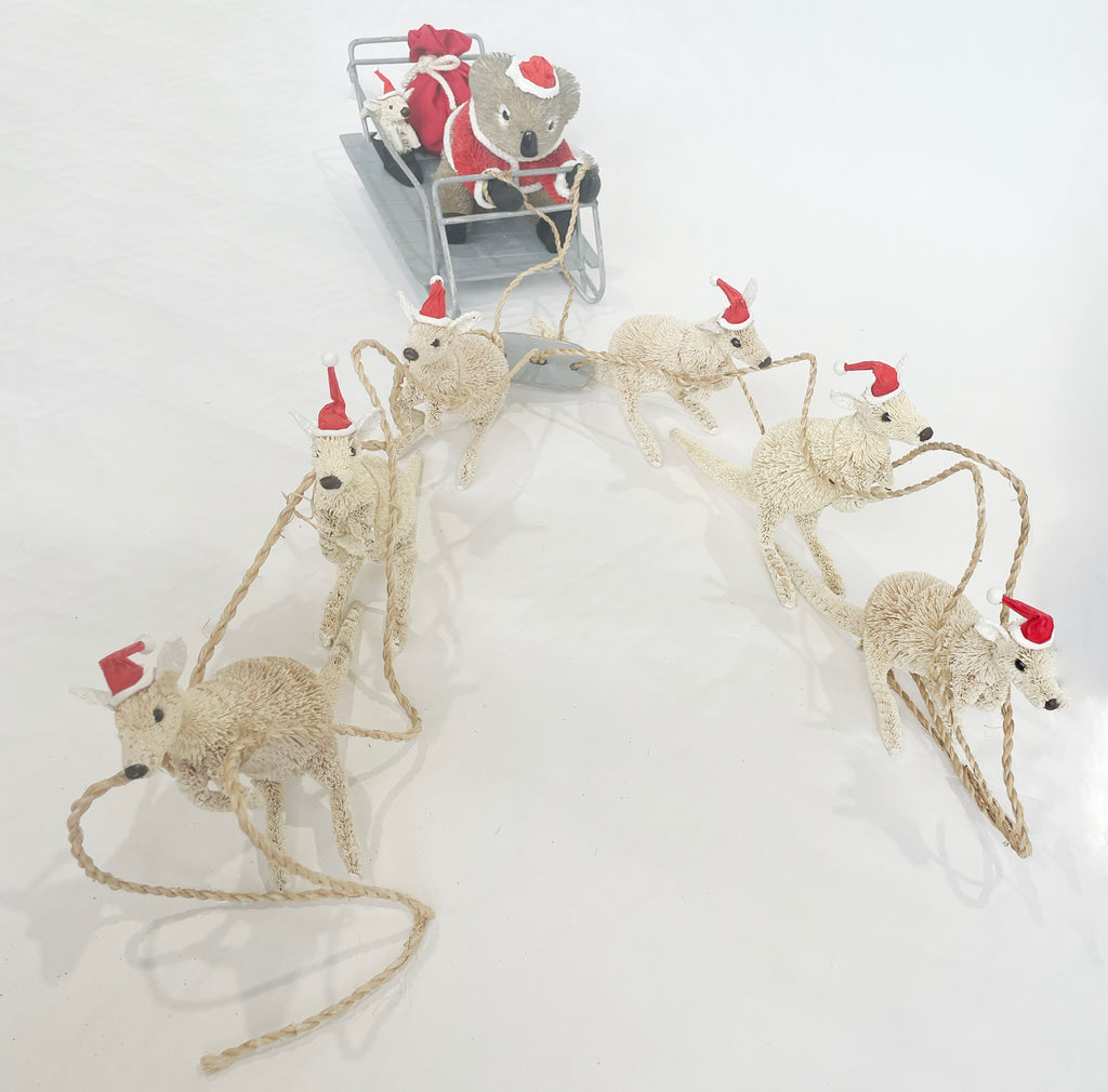 CHRISTMAS SCENE - 10 PIECE SET - AUSTRALIA ANIMALS - KANGAROO, KOALA, SANTA, SLEIGH - AUSTRALIA, SOUVENIR, GIFT, XMAS