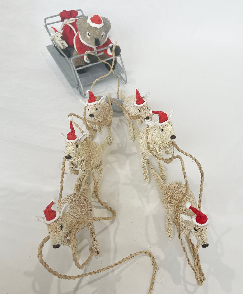 CHRISTMAS SCENE - 10 PIECE SET - AUSTRALIA ANIMALS - KANGAROO, KOALA, SANTA, SLEIGH - AUSTRALIA, SOUVENIR, GIFT, XMAS